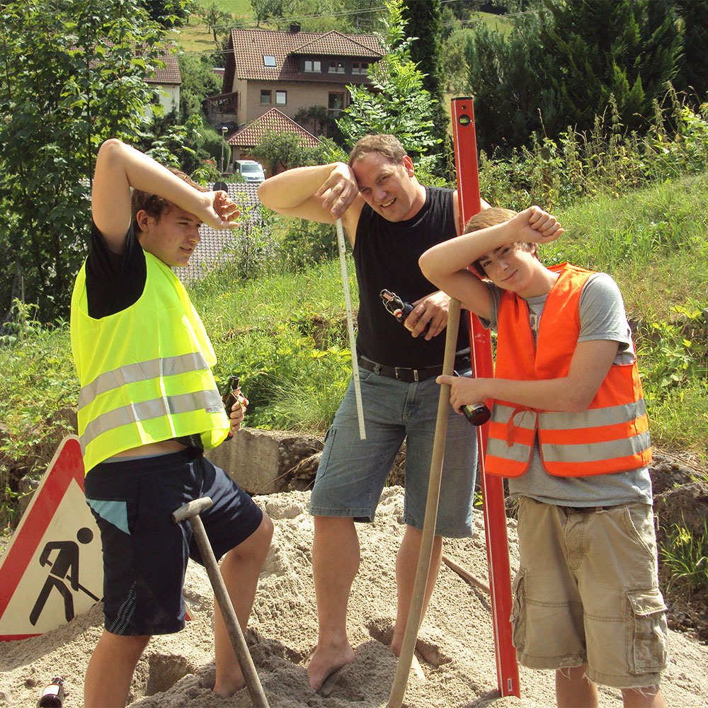 Denis, James und Alex Garten